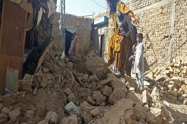 ۳۲۰ کشته و زخمی در پی زمین لرزه ۵.۹ ریشتری در بلوچستان پاکستان