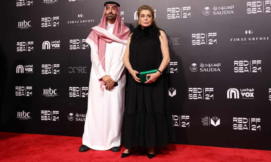 انتقاد گاردین از جشنواره سینمایی «دریای سرخ»/ سعودی‌ها ماست‌مالی می‌کنند!