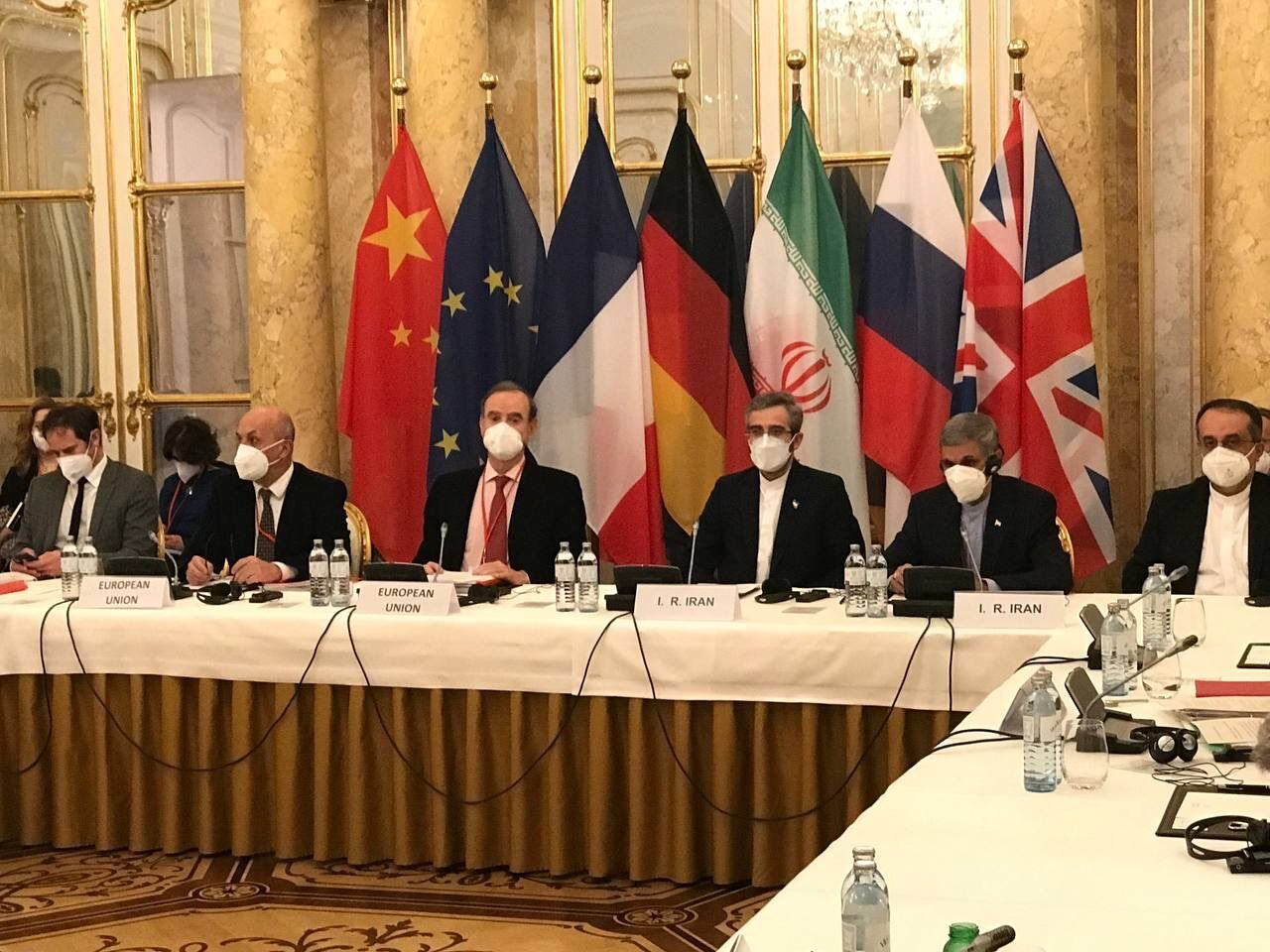 تروئیکای اروپایی و ایستادگی تیم مذاکره کننده ایران مواضع غیر اصولی کردند
