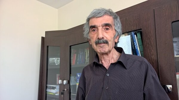 احمد گلشیری به دلیل پارکینسسون و عفونت ریه در بیمارستان بستری شد