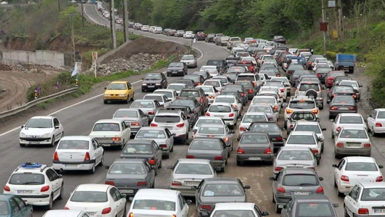ترافیک نیمه‌سنگین در چالوس/ حجم بالای تردد در آزادراه تهران-کرج