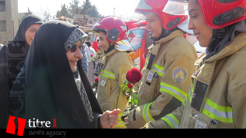 بازدید معاون امور زنان رئیس جمهور از اولین‌ ایستگاه آتش‌نشانی زن خاورمیانه در البرز + تصاویر
