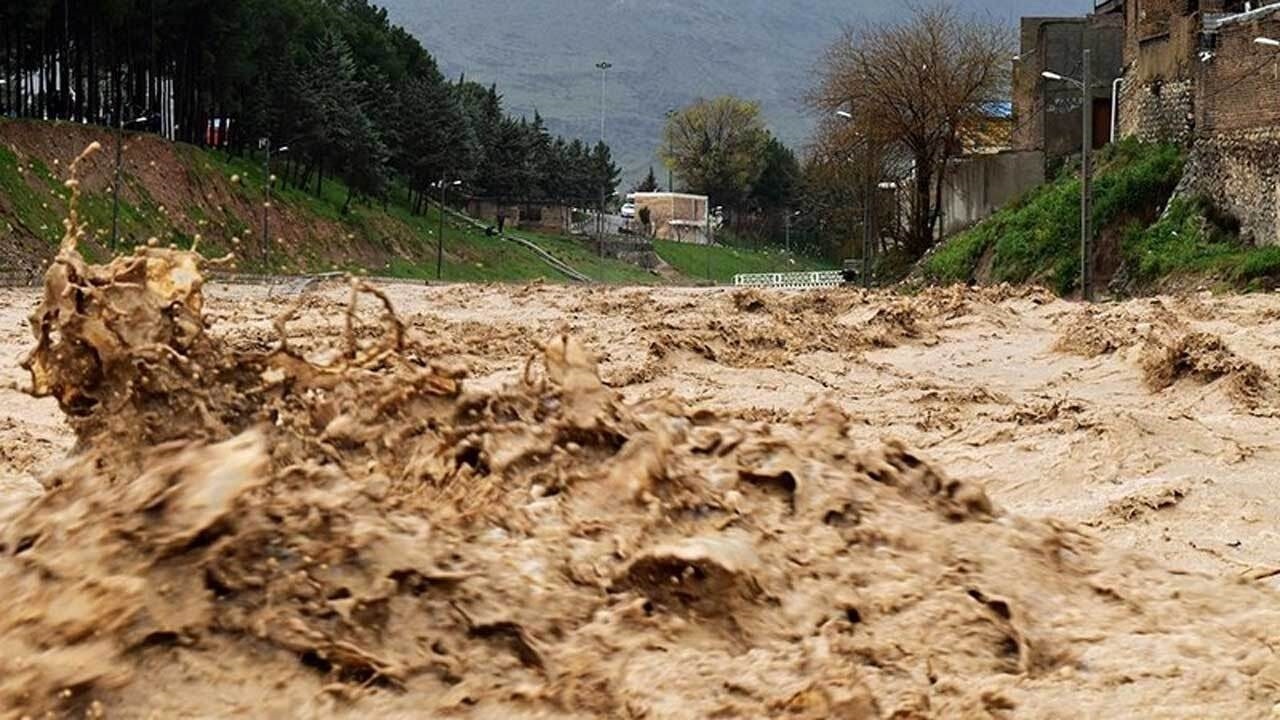 خطر آبگرفتگی و سیلاب در البرز/ کانال‌ها و آبرو‌ها لایروبی شود