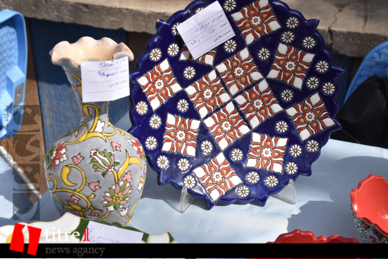 ۵۰ کارآموز زن فنی و حرفه‌ای کرج نمایشگاه صنایع دستی راه انداختند
