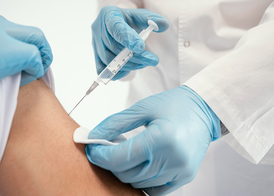 کمترین آمار واکسیناسیون کرونا در سنین ۵ تا ۱۲ / شرایط تزریق دُز چهارم