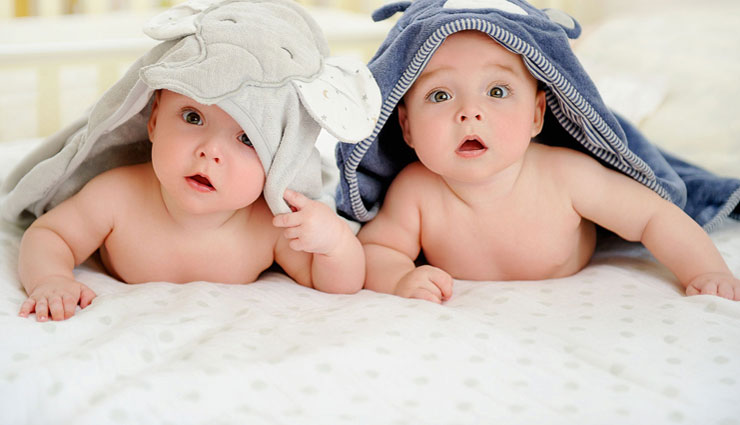 روش نگهداری نوزاد دوقلو؛ توصیه‌های طلایی برای پدرها و مادرها
