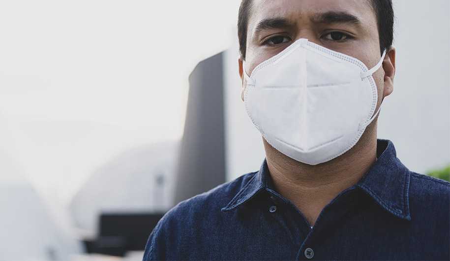 توصیه وزارت بهداشت به استفاده از ماسک در هوای غبارآلود/ پوشش ماسک در منزل لازم نیست