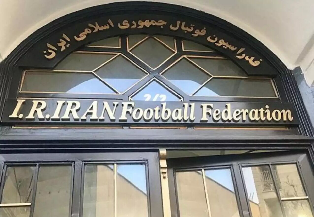وزیر ورزش پاسخگوی افراد دارای پرونده قضایی در انتخابات فدراسیون فوتبال باشد