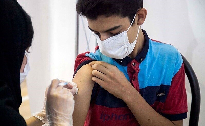 توصیه اکید به واکسیناسیون دانش آموزان در مقابل کرونا