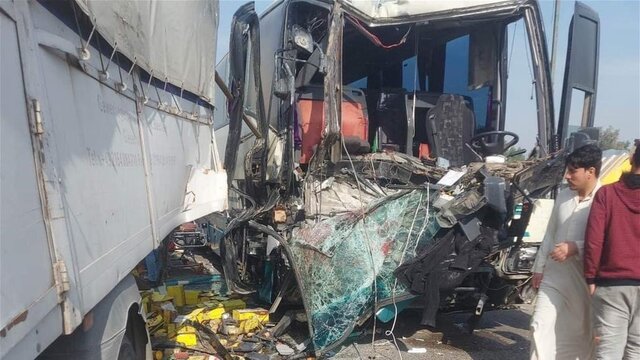 تصادف اتوبوس حامل زائران ایرانی در نجف/ ۱۹ نفر مصدوم شدند