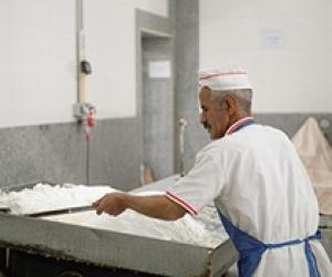 تولید گز اصفهان در کارخانه چگونه است؟