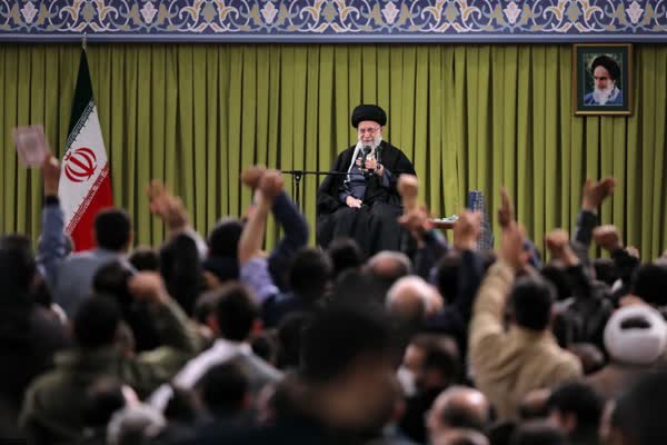 مردم تبریز با رهبر انقلاب دیدار کردند