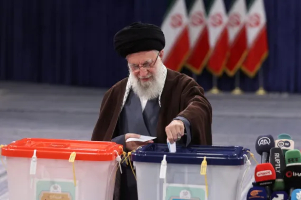 فرانس۲۴: رهبر ایران، اولین نفر رأی داد