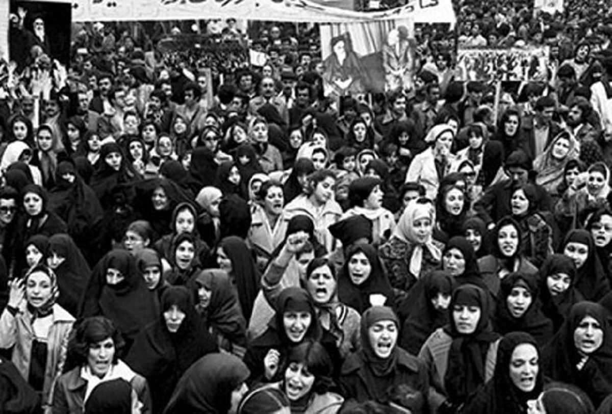 نقش زنان در قیام ۱۵ خرداد بی‌بدیل است