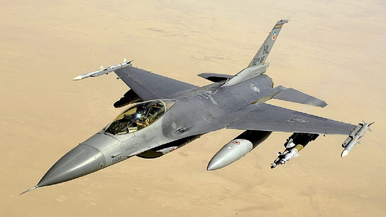 آمریکا جنگنده «اف ۱۶» به خلیج فارس اعزام می‌کند
