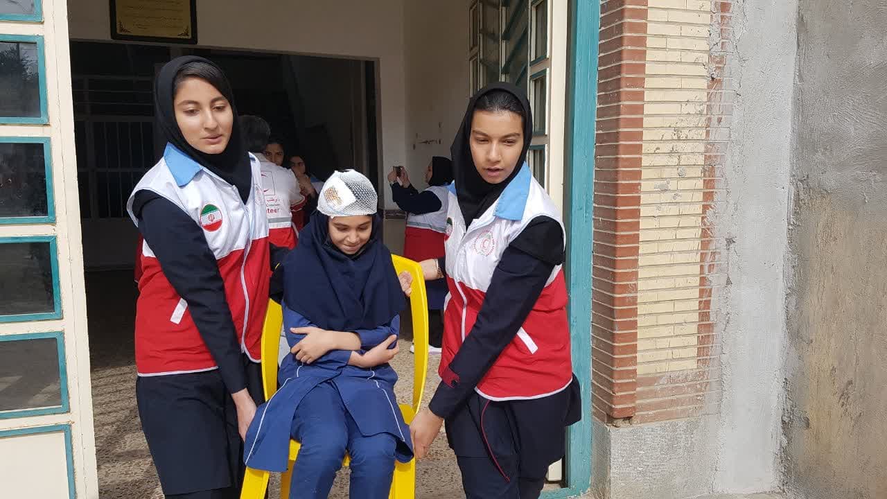 ٢٨٢ هزار دانش‌آموز دبستانی البرز آموزش مقابله با زلزله دیدند