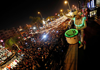 مردم در جشن‌هایسال نو در قاهره