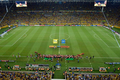 مراسم پیش از آغاز دیدار تیم‌های ملی اسپانیا و برزیل