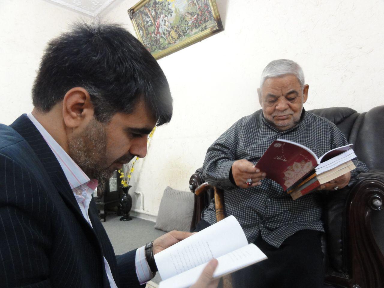 دیدار مسئول بسیج دانشجویی استان البرز با شاعر جانباز البرزی