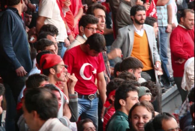 سوء استفاده رسانه‌های ترکیه از حواشی هواداران تراکتور